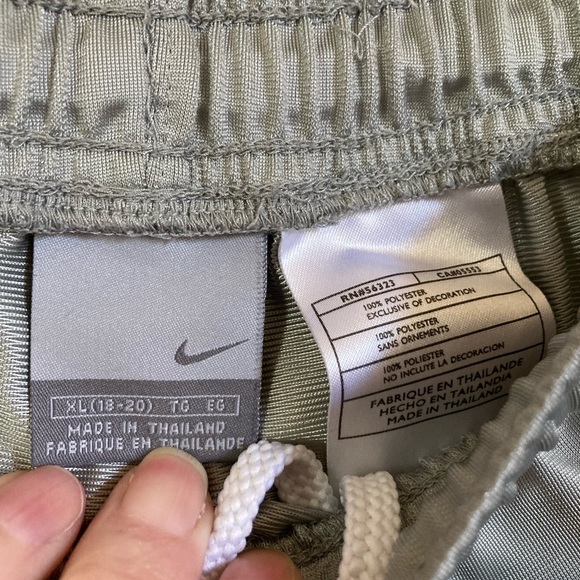 🌞Nike Kid’s Gray Track Pants with White and Black Stripes Down Each Side C - Picture 2 of 5